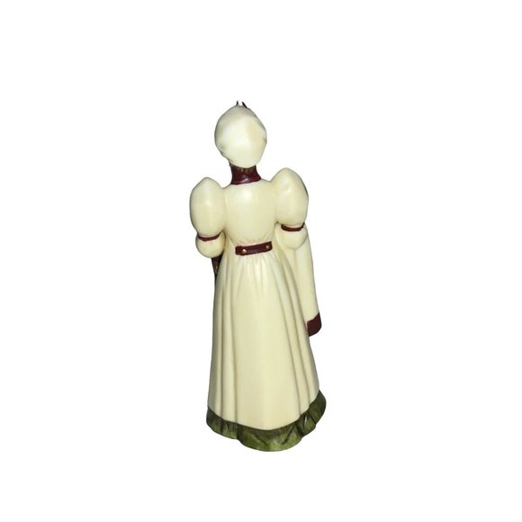 Avon Mrs. Albee 2006 Mini Figurine with Plastic Dome- 3.25 inches - Picture 6 of 9